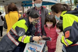 歡喜慶元宵 大同警猜燈謎結合交通宣導