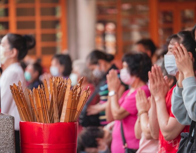 解禁！16日起開放跑攤、繞境　宗教場所+集會活動「防疫鬆綁」