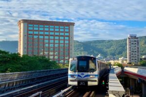 長知識！北捷某裝置竟「與成龍有關」　網笑翻：會變絕育神器