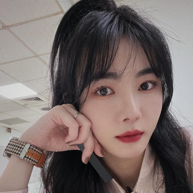 好友醫院排隊快篩⋯半小時「手上多了一隻烤鴨」　女星公開爆笑真相