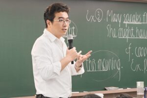 台灣雙語時代來臨！上班族必備職場生存力名師推高效學英文法