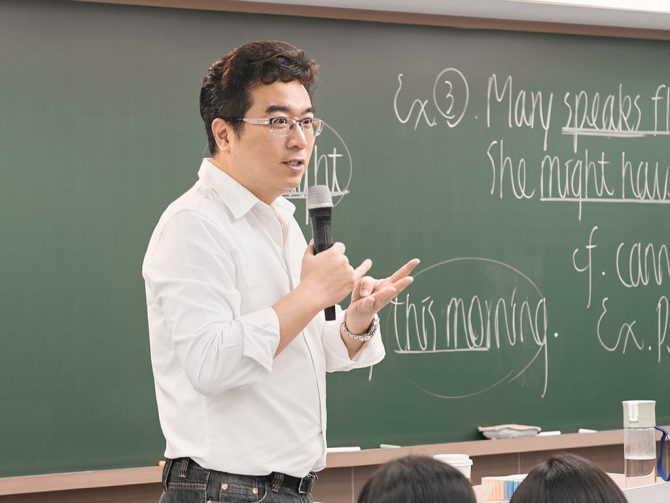台灣雙語時代來臨！上班族必備職場生存力名師推高效學英文法
