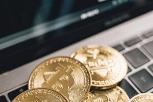 烏俄戰衝擊經濟！加密貨幣價值大漲 全球前十大社交交易平台友善新手小白