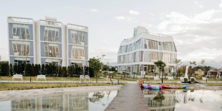 全球最大區塊鏈社群平台跨足觀光業  聯名宜兩大飯店集團CSO兌換住宿券