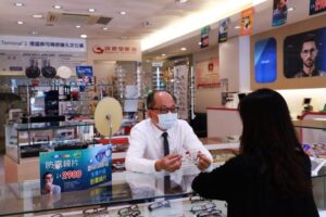 眼鏡族救星！得恩堂眼鏡推出最新防霧法寶戴口罩不再霧茫茫了