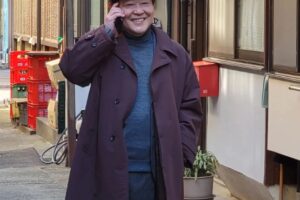 發明「接吻藝」橋段紅遍日本藝界 重量級諧星上島龍兵自殺身亡