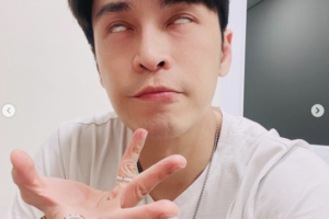 男星搶到快篩「樂極生悲」　網笑翻：好險沒有兩條線