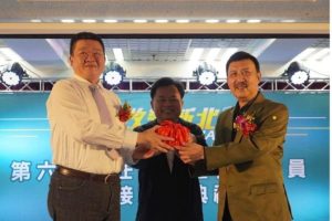 市場男神突破重圍  成功連任  何博文：感謝余天大哥