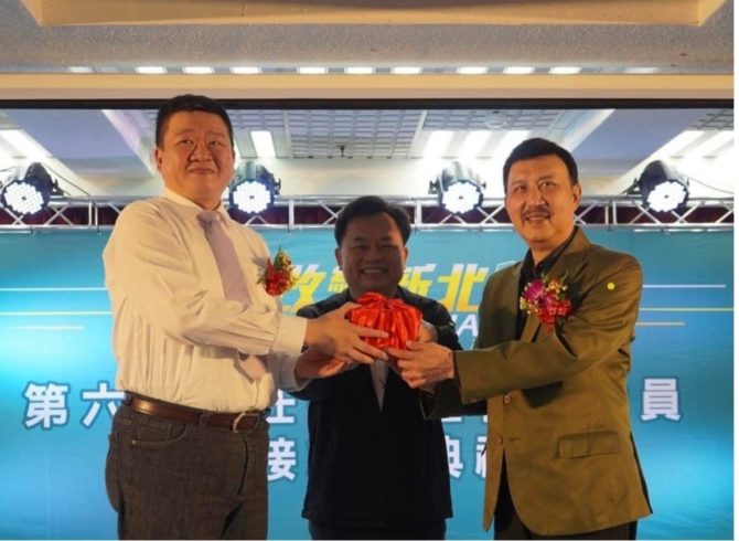 市場男神突破重圍  成功連任  何博文：感謝余天大哥