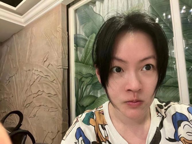 小S煮飯忙翻全身汗「沒人出來吃」 　網秒懂：這是現世報