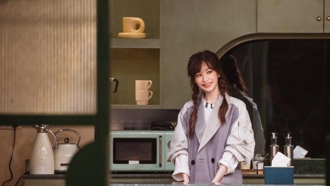 王心凌再次爆紅！深夜吐心聲：每天都有新難題要解決