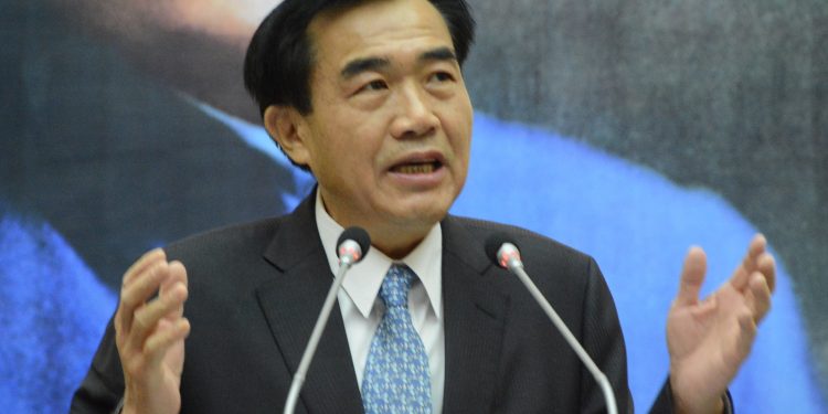 李全教搞「黑電」＋覬覦「金庫」 得罪金主遭抽銀根 到嘴樂士經營權飛了