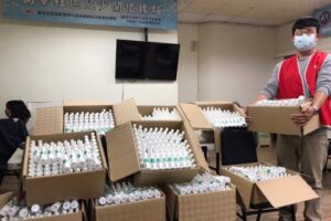 知名母嬰品牌公益捐贈2千瓶肌膚噴霧送弱勢婦女