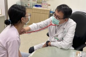 出現疲勞、呼吸喘促、嗅味覺改變等症狀 孩子確診後得到「長新冠」了嗎?