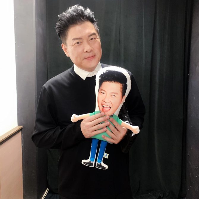 《天才衝衝衝》主持人全確診！曾國城快篩陽　記者會急喊卡