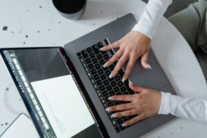 IDC：家用需求疲軟但商用需求良好，2022Q1PC顯示器表現持平