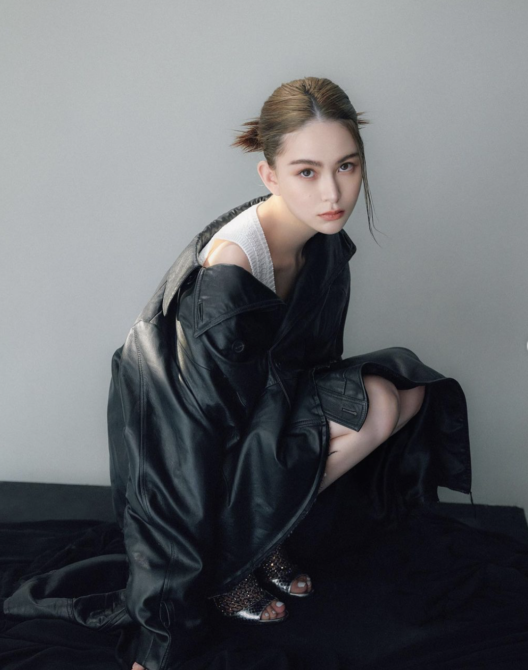 昆凌「產後一個月回歸」曬美照　網看傻：根本像沒生過！