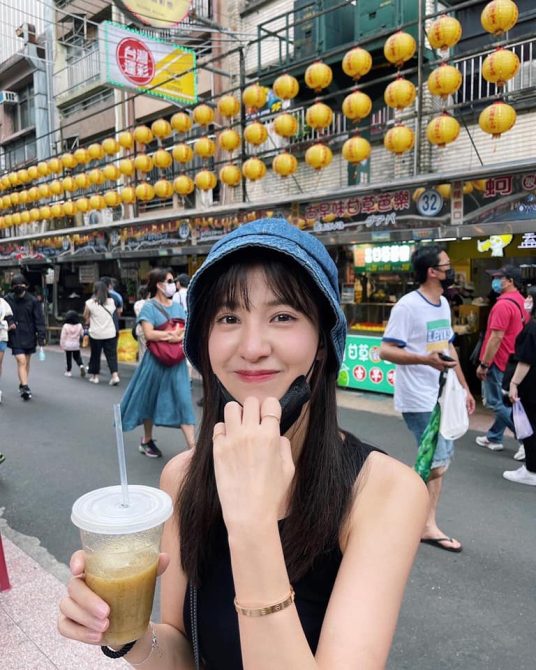 女大18變！陳敬宣12年前「素顏爆哭」畫面曝光　網驚：差太多了吧