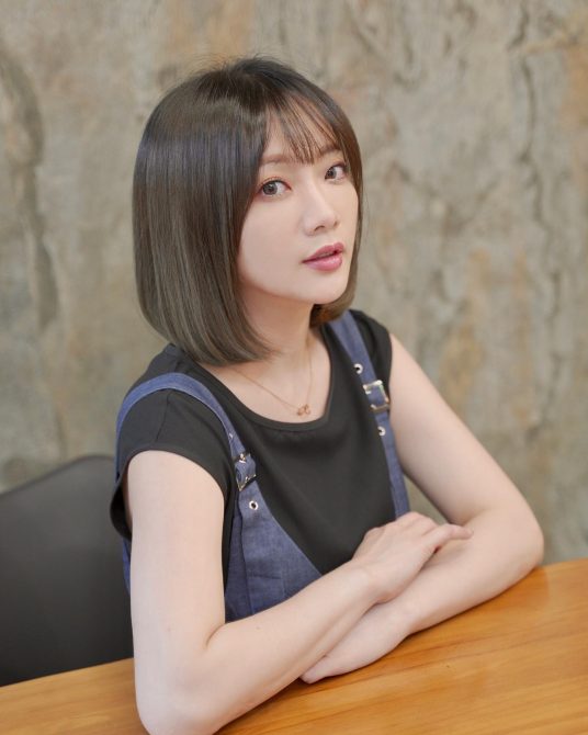 36歲玉兔剪掉招牌瀏海　少女新造型網驚：看不出來！