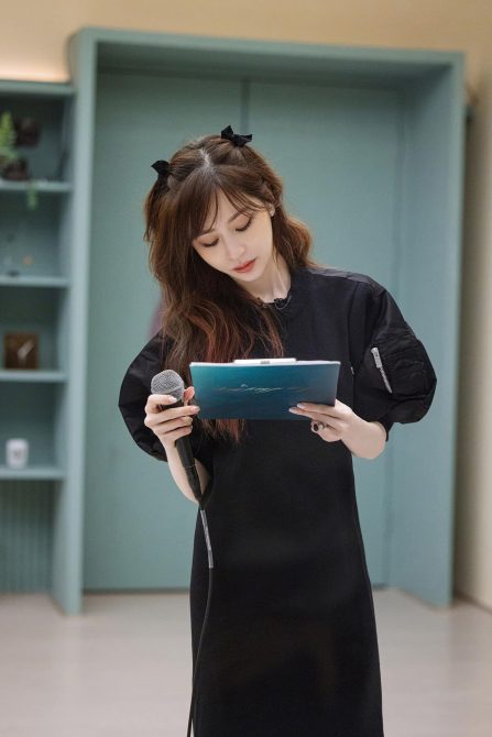 葛斯齊揭王心凌私下真面目　無奈笑：黑都黑不了