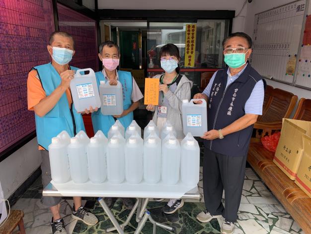 黃偉哲市長感謝民間單位捐贈防疫物資  公私攜手助身障機構抗疫