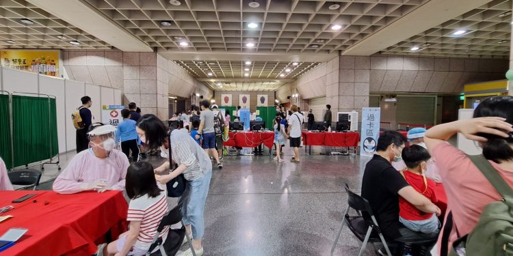臺北醫院設板橋兒童BNT接種站，鼓勵民眾踴躍接種