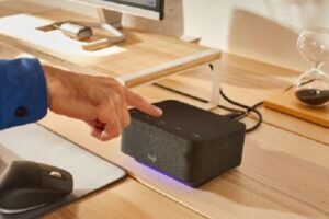 打造高效居家辦公新體驗　Logitech 推出 Logi Dock 全功能擴充底座