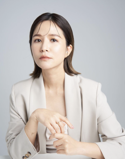 遭男友大雨中狠心丟包！吳怡霈哭到沙啞　路過阿伯一句話點醒她