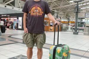 史丹利不解發文「台灣泳池強制戴泳帽」　吳怡霈：連光頭也要！