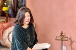 陳文茜舊疾復發痛到哭　曝一年前「光腳錄影」真相：襪子都穿不了