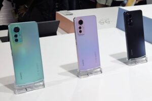小米在台推出中階機 Xiaomi 12 Lite　同步發表首款筆電 Xiaomi Book S 及多項智慧新品
