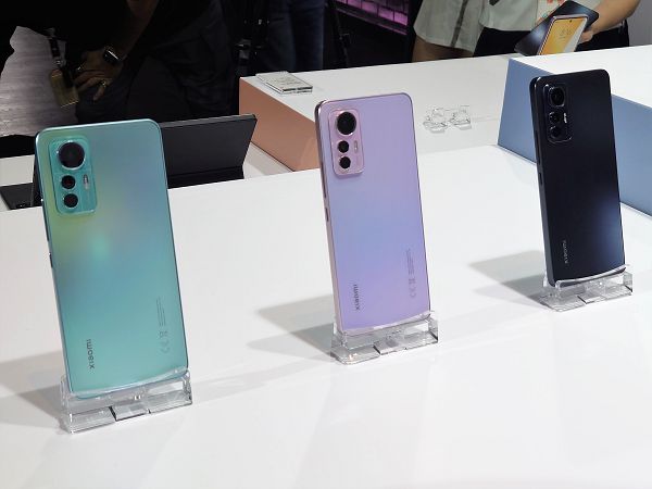 小米在台推出中階機 Xiaomi 12 Lite　同步發表首款筆電 Xiaomi Book S 及多項智慧新品
