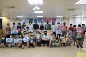 透南風攜手南家扶 贈書共助弱勢學子邁出後疫時代