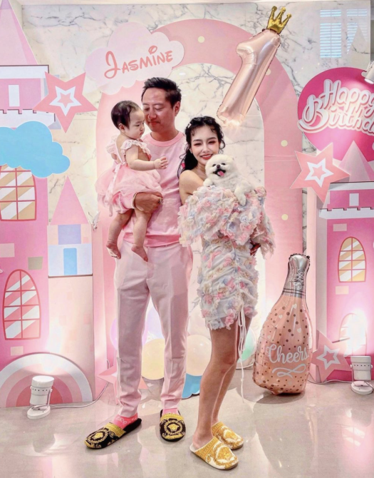 王思佳女兒超狂周歲趴曝光！旋轉蛋糕、行動酒吧「浮誇到底」