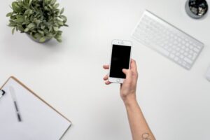 8月21日前逛龍山寺地下街 免費抽蘋果手機！