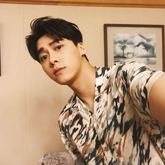 男神毀了！李易峰嫖娼遭逮竟因「太摳門」　完事讓妹子騎共享單車回家