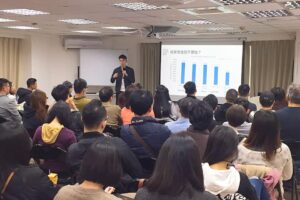 理財老師又甫推薦，跟股神巴菲特學習做指數化投資，每年安穩賺8至10%！