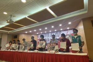 9民團發起捍衛台灣絕不投降運動　黃崇真第一時間簽署承諾書響應