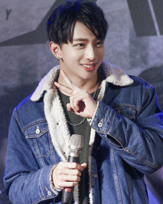 凌晨直播怒罵警察！許明杰急刪影片道歉：我失態了⋯