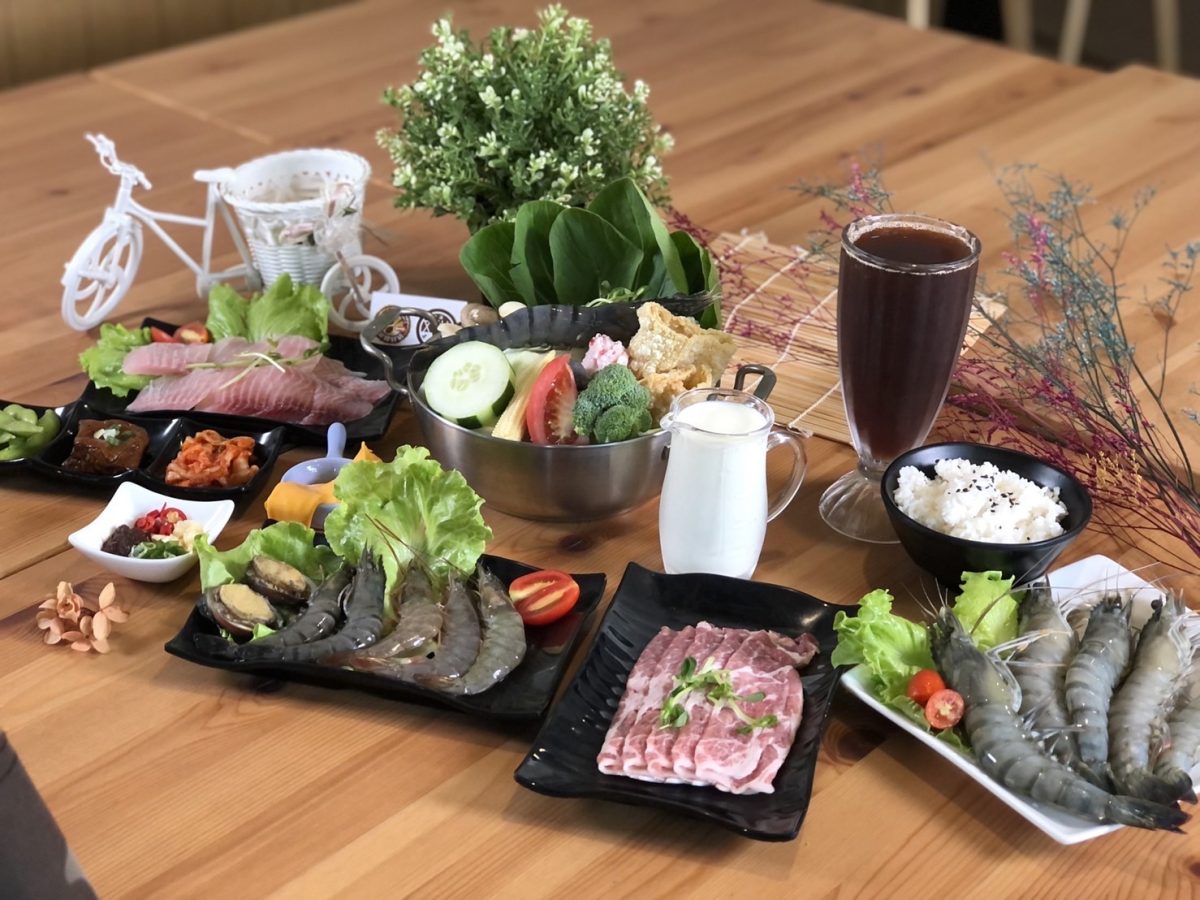 「文創咖美食館」上千則評價 4.9顆星 複合式餐廳有咖啡、火鍋、燉飯美食