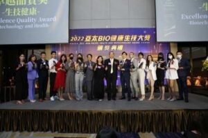 人有可能回春逆齡嗎？哈佛研究團隊發現體內「這物質流失」是老化主因！