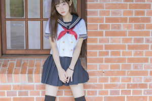 天使臉蛋魔鬼身材！「美術系女神」梗梗文藝兼具性感