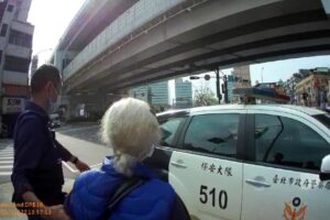 八旬老婦走失迷途！保大警溫馨送返家　籲採多元防走失3策略
