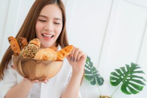 愛吃麵包竟是甲狀腺出問題？疲勞倦怠容易喘  正確治療能改善