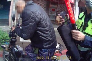 「微型電動二輪車」也算酒駕！駕駛酒容難掩遭依法送辦