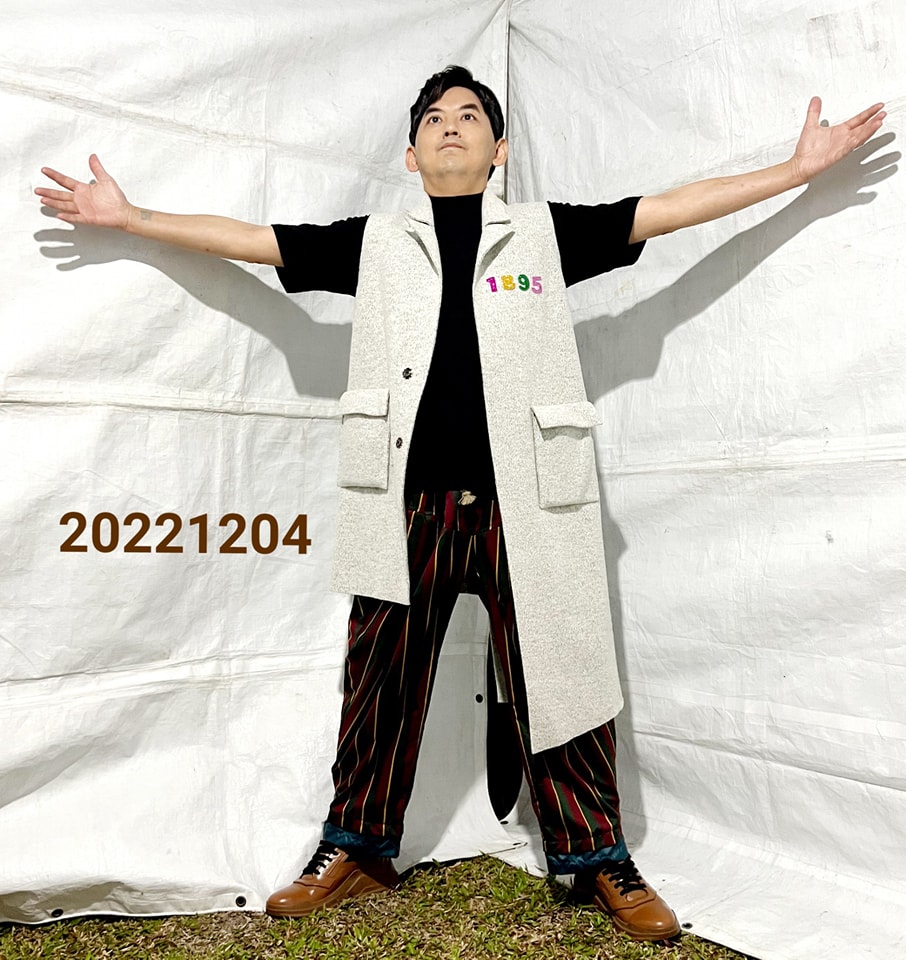 主持演唱會「暖暖包黏肚子上」⋯黃子佼撕下竟掉一塊皮見血