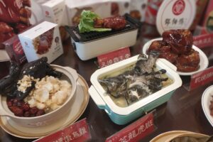 鄧師傅年菜新選擇「自煮玩味」年菜加熱輕易上桌
