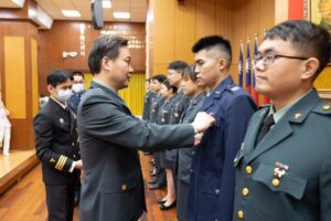 國軍高雄總醫院舉行112元旦晉升