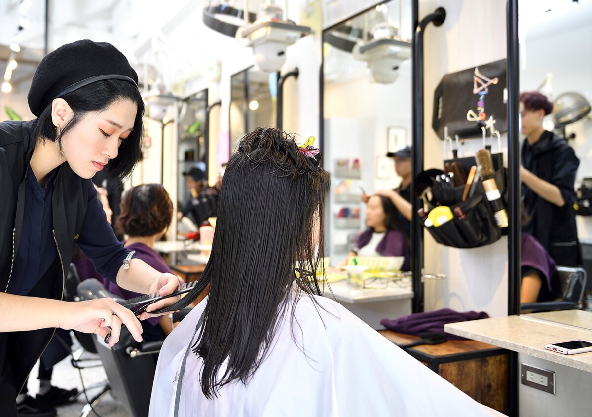 元宇宙居民拿好康！曼都髮型、胡同燒肉推賦能NFT享美髮體驗、燒肉套餐優惠組