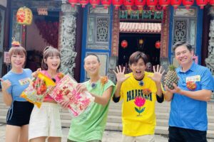 阿翔白色緊身衣躺木板討奶喝　浩子自告奮勇「親自哺乳」遭拒